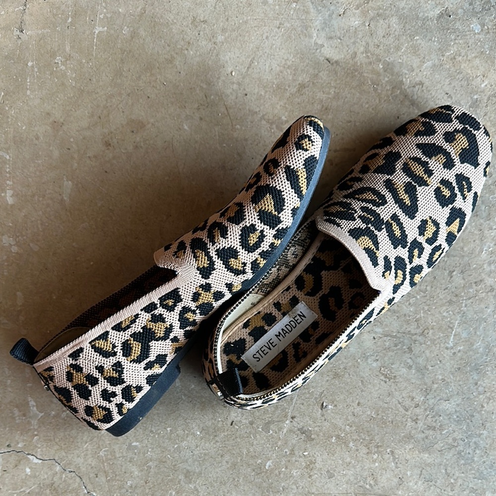 3/30 Steve Madden Leopard Print slip on stretchy flats loafers
